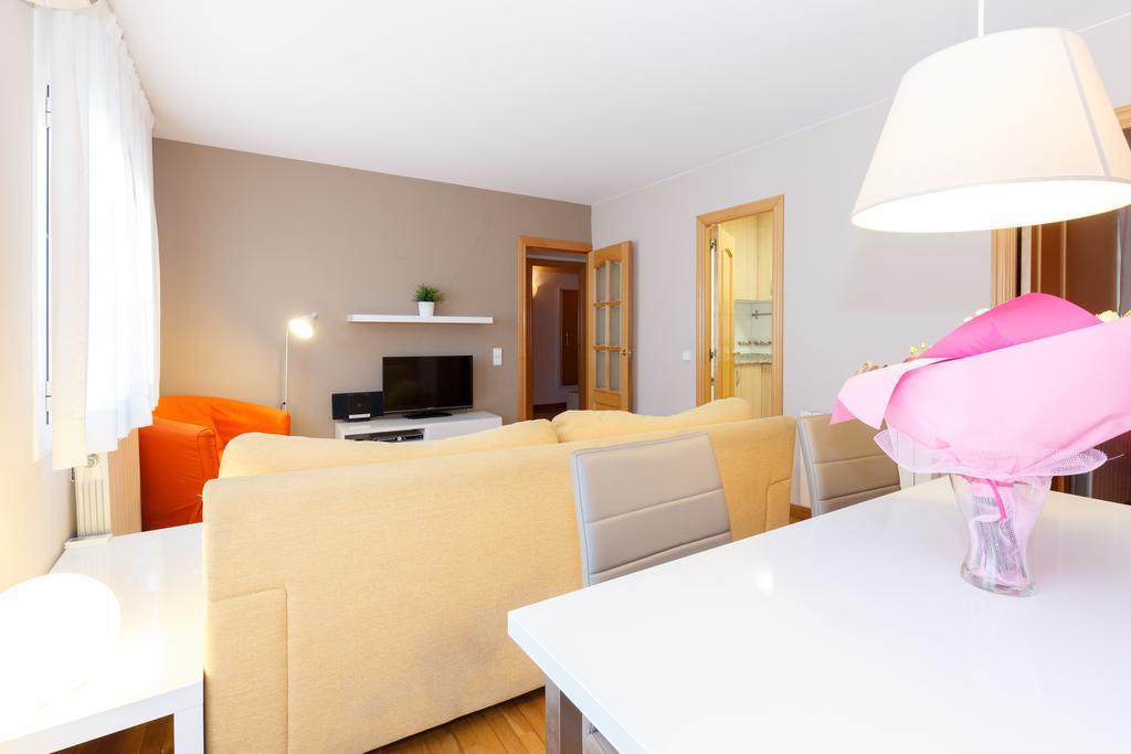 Letsgo Sagrada Familia Penthouse Lägenhet Barcelona Exteriör bild